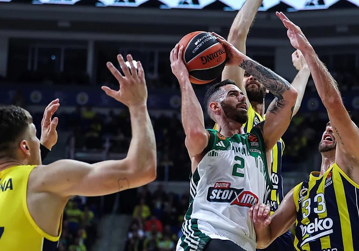 El Panathinaikos recupera posiciones en la Euroliga.