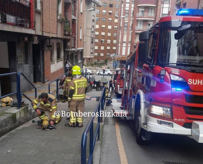 Un Incendio Obliga A Desalojar Un Edificio En Portugalete | El Correo