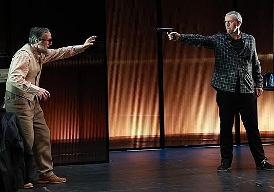 Mikel Martinez eta Patxo Telleria, 'Kortxoaren Dilema' antzezlanean.