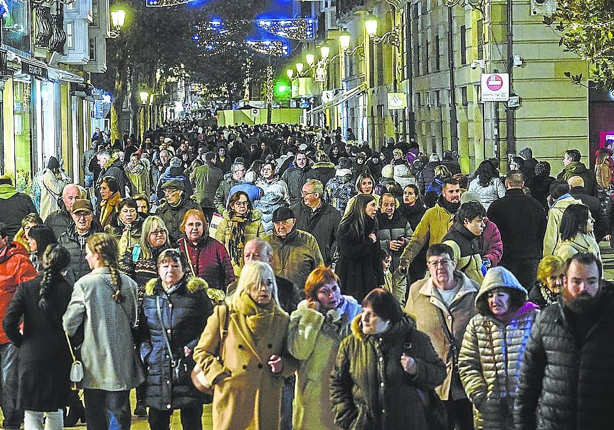 La capital alavesa cuenta con una población cada vez más envejecida.