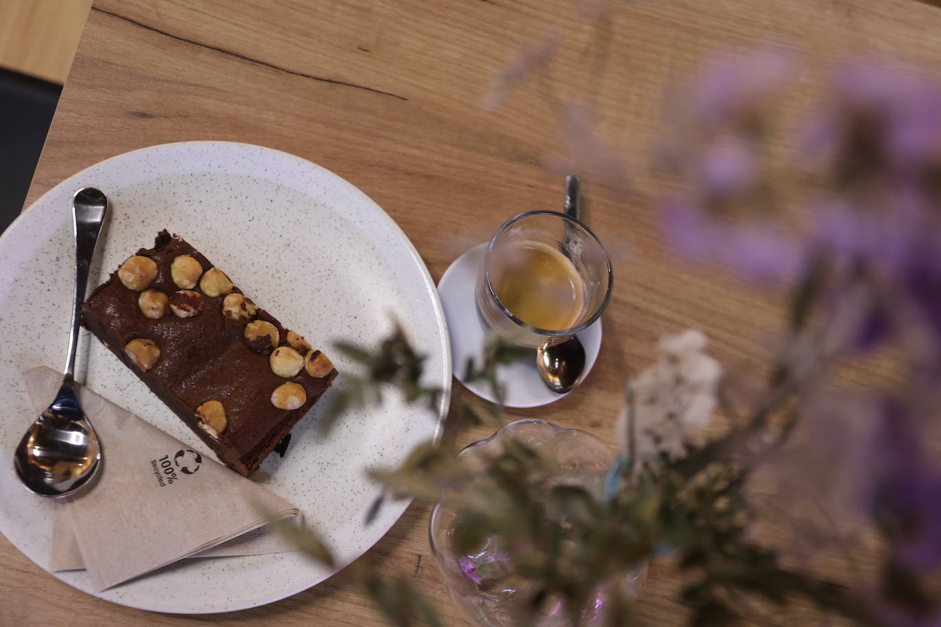 Dentro de un mercado y con mucho rollo: la nueva cafetería de Bilbao para tomar el &#039;brunch&#039;