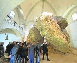 La singularidad de la ermita de San Miguel de Arretxinaga atrae a numerosos ciudadanos.