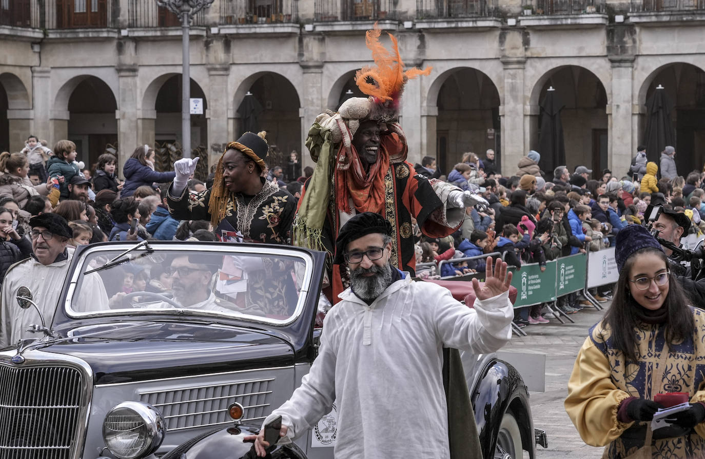 La llegada de los Reyes Magos a Vitoria, en imágenes