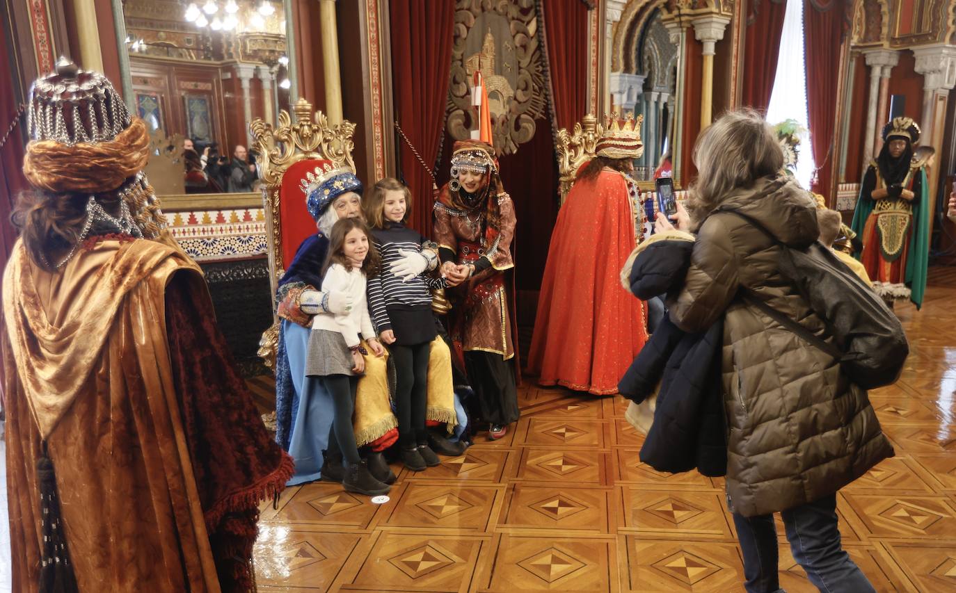 Recepción de los Reyes Magos en el Ayuntamiento de Bilbao