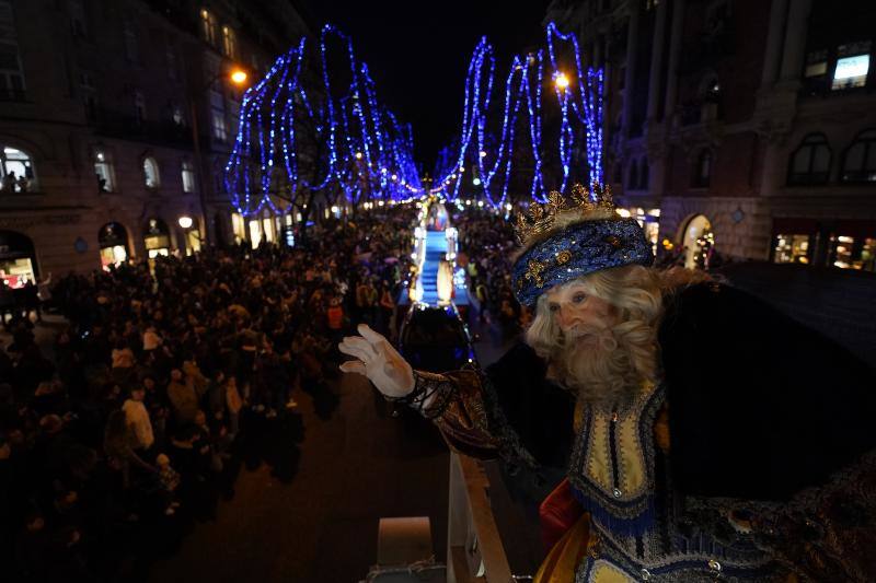 La magia de los Reyes empapa Bilbao