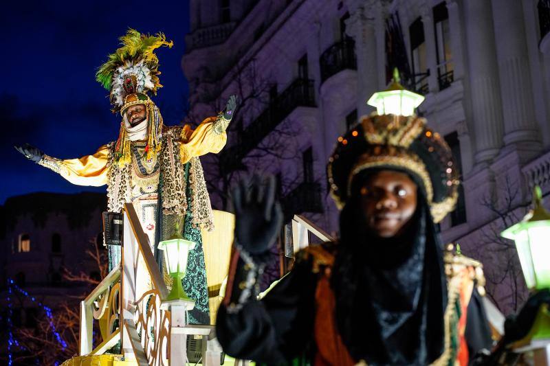 La magia de los Reyes empapa Bilbao