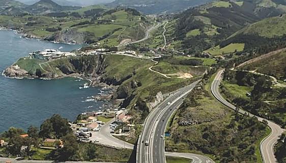 El Gobierno resucita el tercer carril de la A-8 de Bizkaia a Solares tras 15 años de retrasos