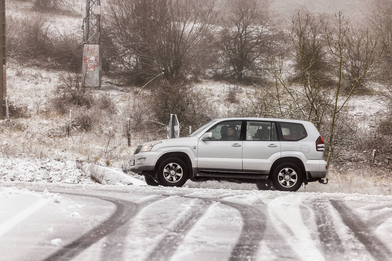 La nieve deja su tarjeta de visita en Álava