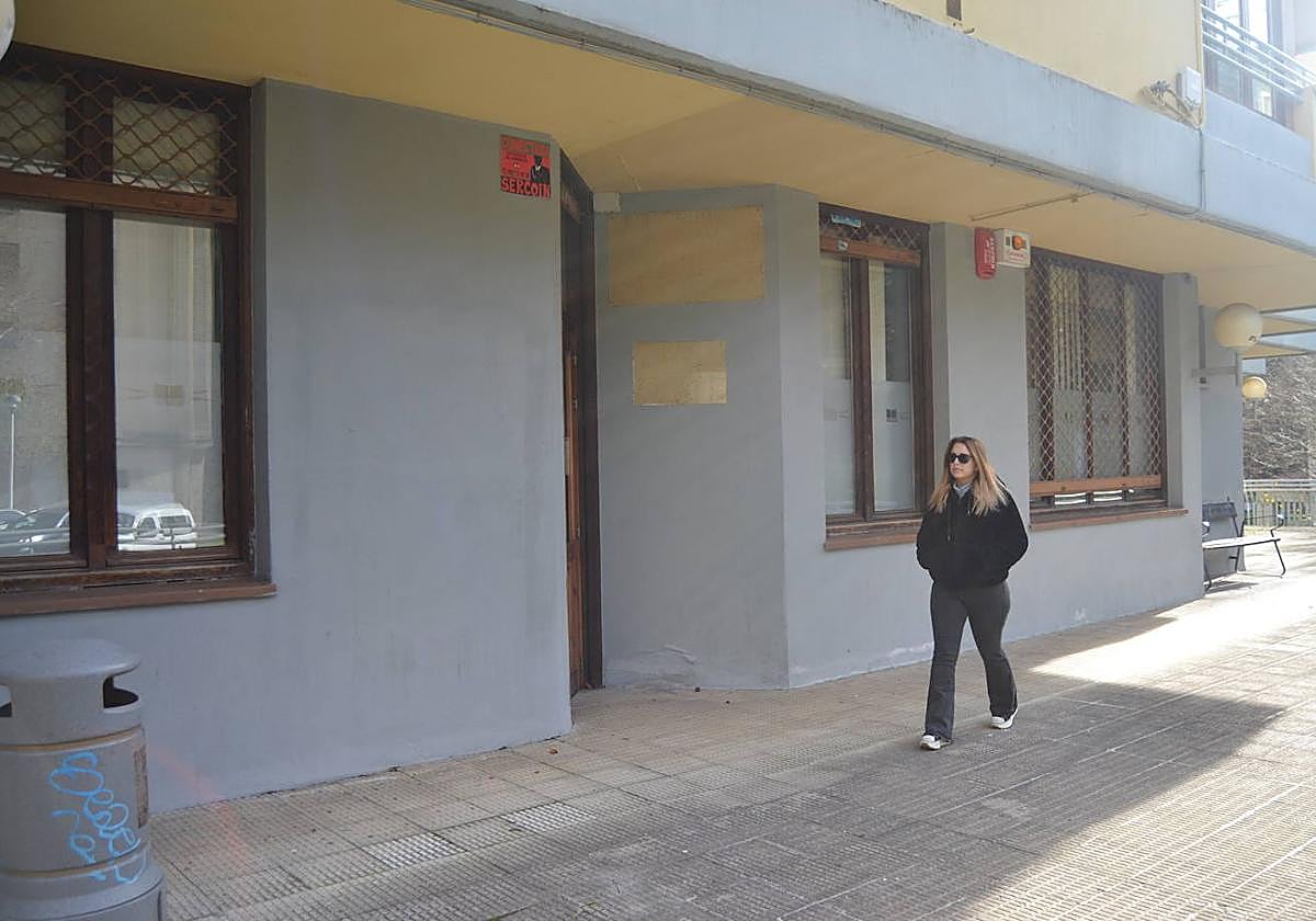 La antigua biblioteca la están usando ahora los grupos culturales por la falta de espacios que tiene Llodio.