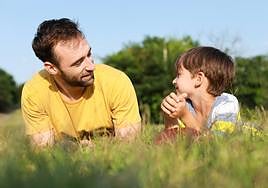 Presentzia fisikoaz haratago, zure seme-alabei emozionalki laguntzeko moduan zaude?