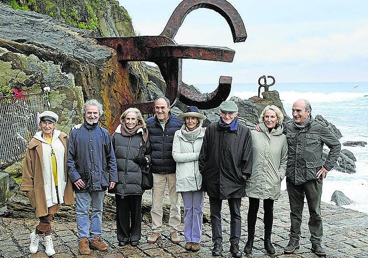 Los hijos de Eduardo y Pilar. De izquierda a derecha: Susana, Eduardo, Guiomar, Pedro, Carmen, Ignacio, María y Luis.