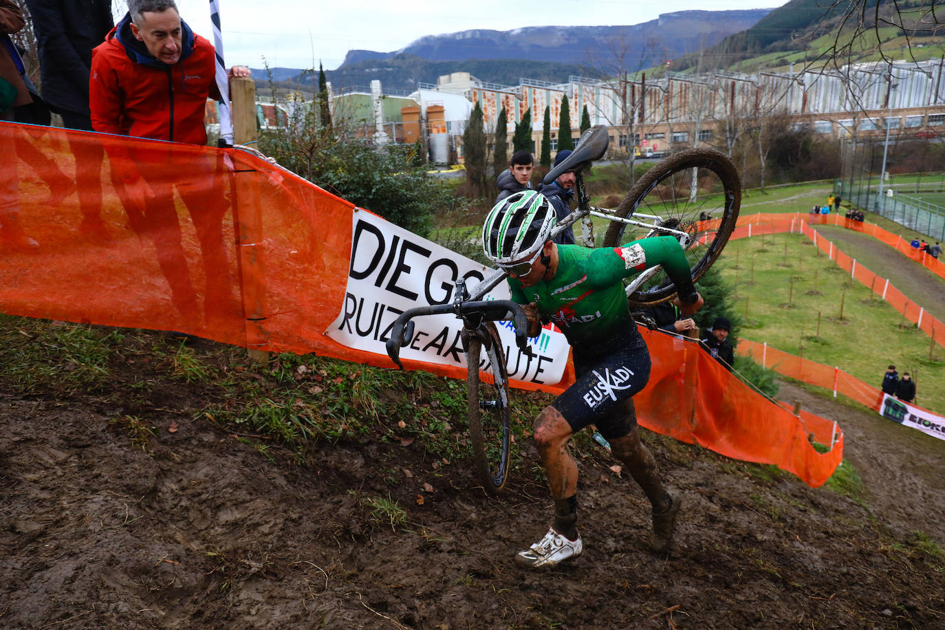 Campeonato de España de ciclocross celebrado en Amurrio. Gorka Corres se cuelga el bronce