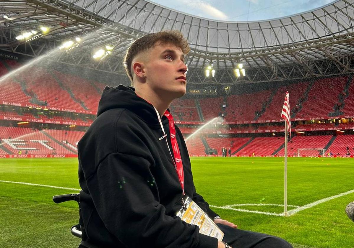 Imagen principal - El «inolvidable» gesto del Athletic con un joven asturiano parapléjico