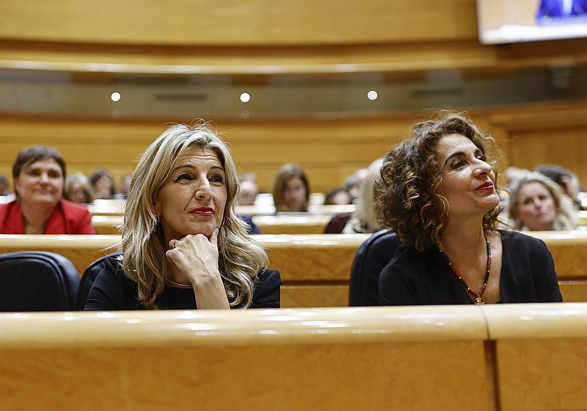 Yolanda Díaz y María Jesús Montero durante el pleno del Congreso celebrado el pasado miércoles en el Senado