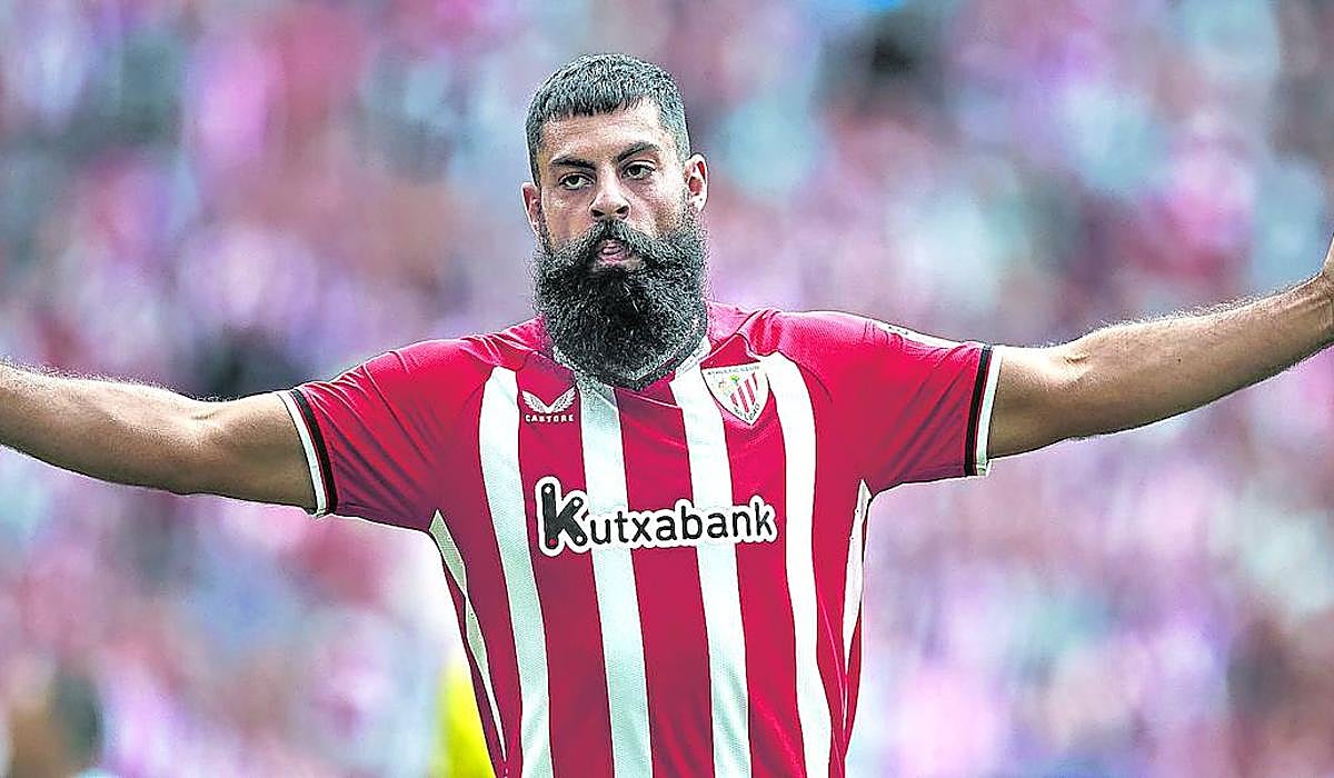 Asier Villalibre celebra el gol que le hizo al Cádiz en San Mamés al inicio de temporada, el único en la liga hasta la fecha.