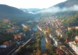 Panorámica de Balmaseda, dividido por el Cadagua, río que se pondrá en valor en los próximos años.