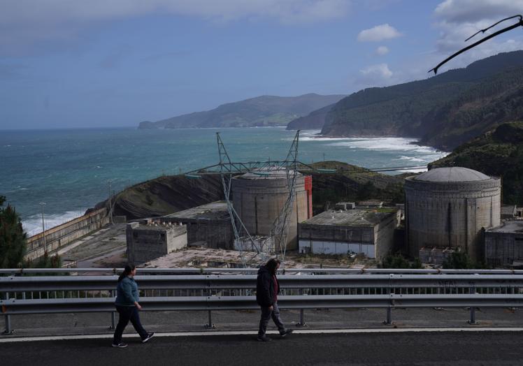 La malograda central nuclear de Lemoniz.