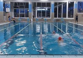 La piscina de adultos del polideportivo de Arane contará en breve con un total de ocho calles para nadar.