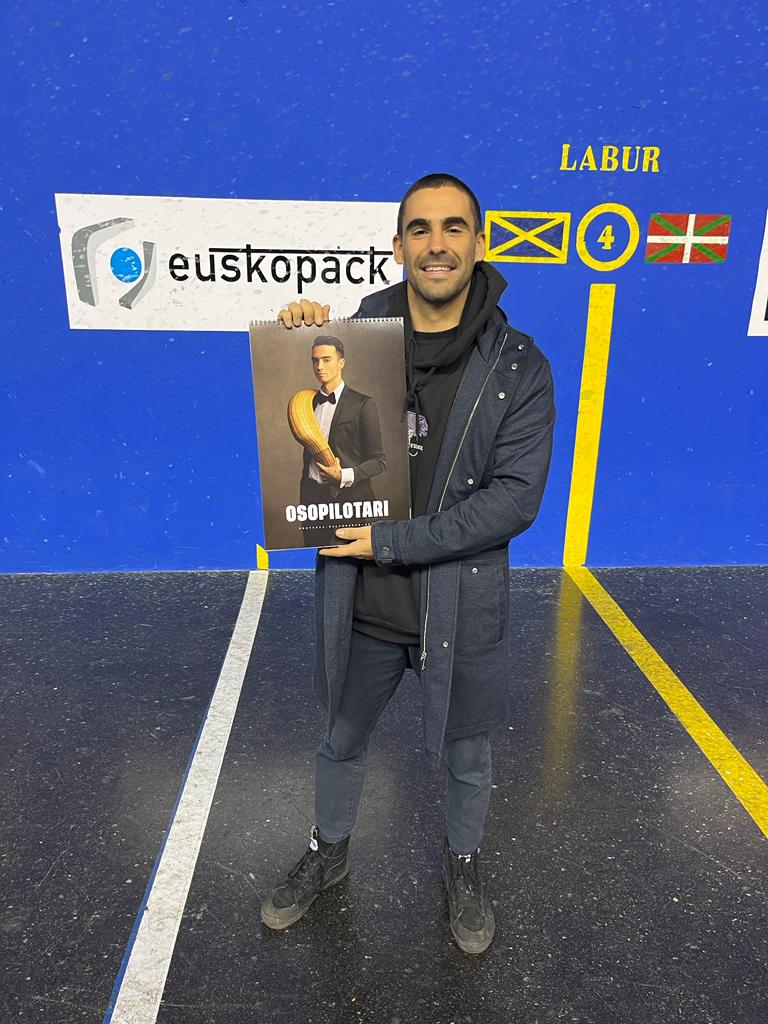 Imagen secundaria 1 - «¿Y si abriésemos la pelota vasca a nuevos referentes? ¿Y si acercásemos la pelota a la moda? ¿O bien a los looks más actuales, al perfil de las deportistas, al colectivo LGTBI, a pelotaris de otras nacionalidades o a pelotaris con distintas capacidades?«, se pregunta el club.