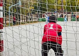 Familias ermuarras tratan de poner en marcha un equipo de balonmano masculino local