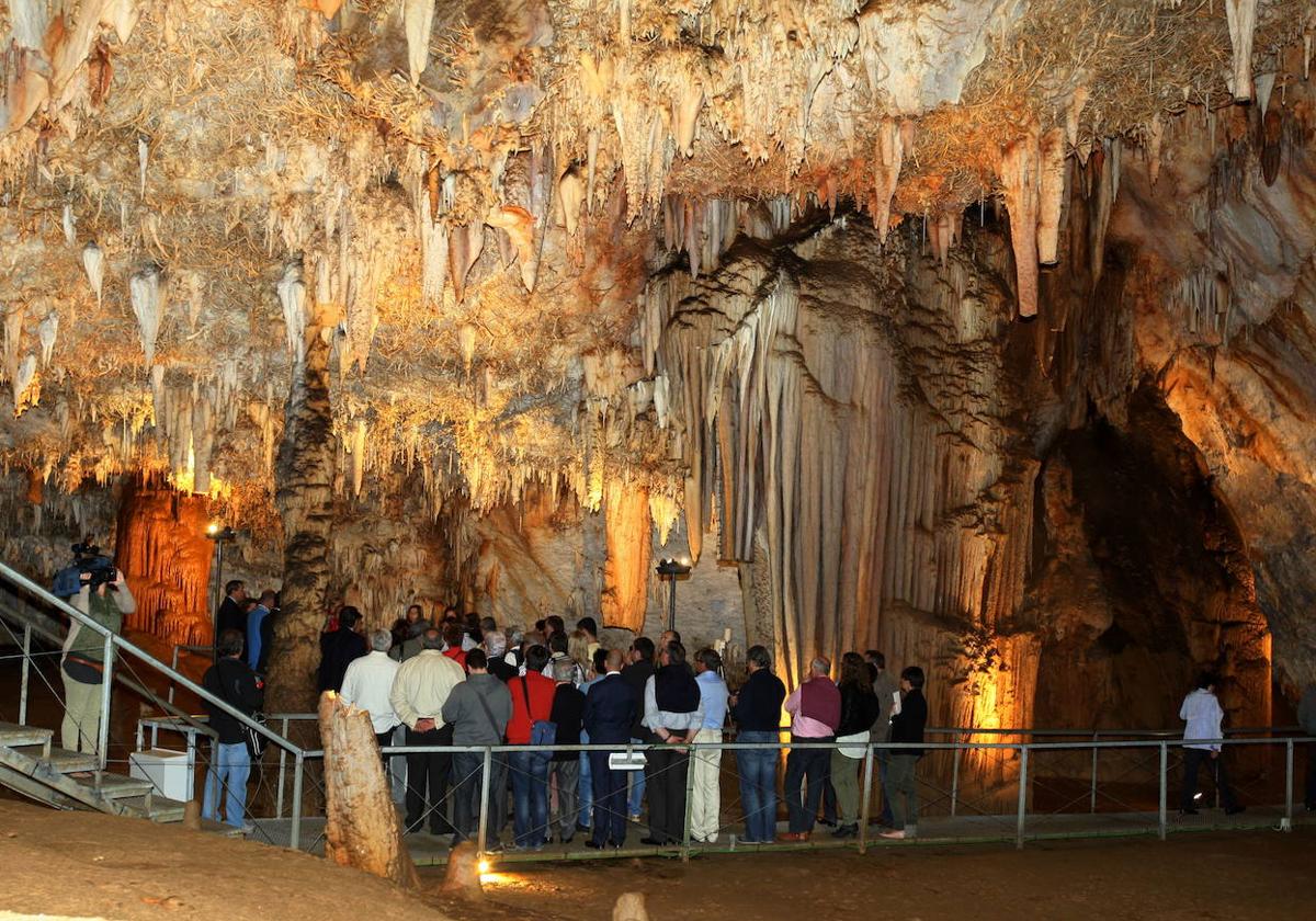 Se mostrará en Fitur la nueva experiencia de realidad virtual de la cueva Pozalagua de Carranza.