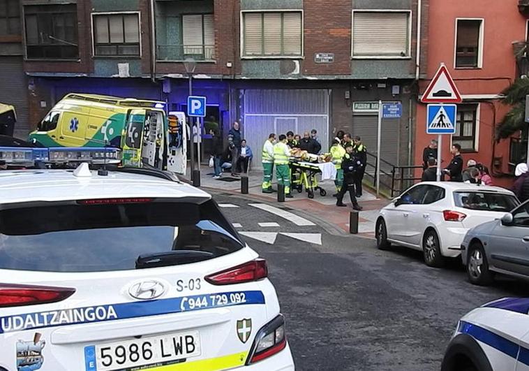 Detenido por agredir con unas tijeras a un vecino en Sestao