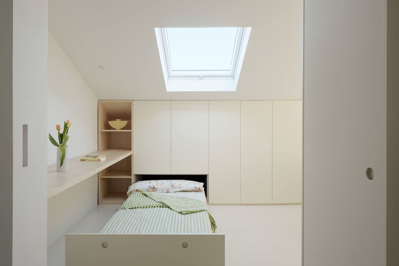 El piso estiloso de 60 metros de una diseñadora y sus tres hijos en El Casco Viejo