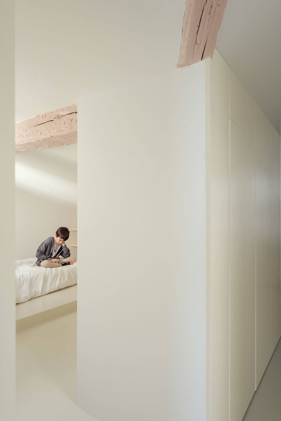 El piso estiloso de 60 metros de una diseñadora y sus tres hijos en El Casco Viejo