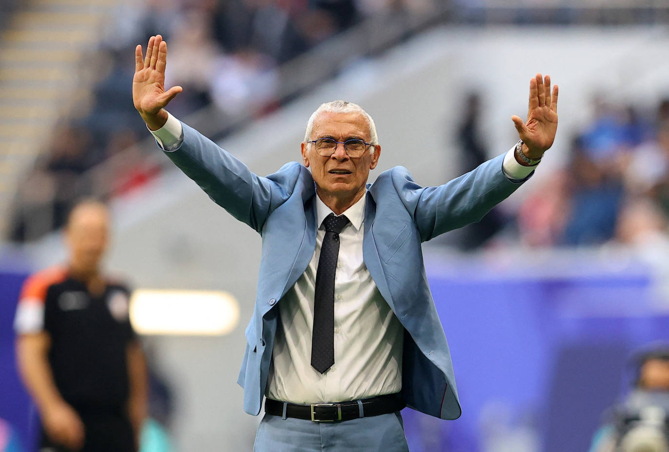 El argentino Héctor Cúper, durante el Siria - India disputado en Qatar.