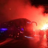 Así ha sido el espectacular bufandeo que ha tributado la afición al Athletic