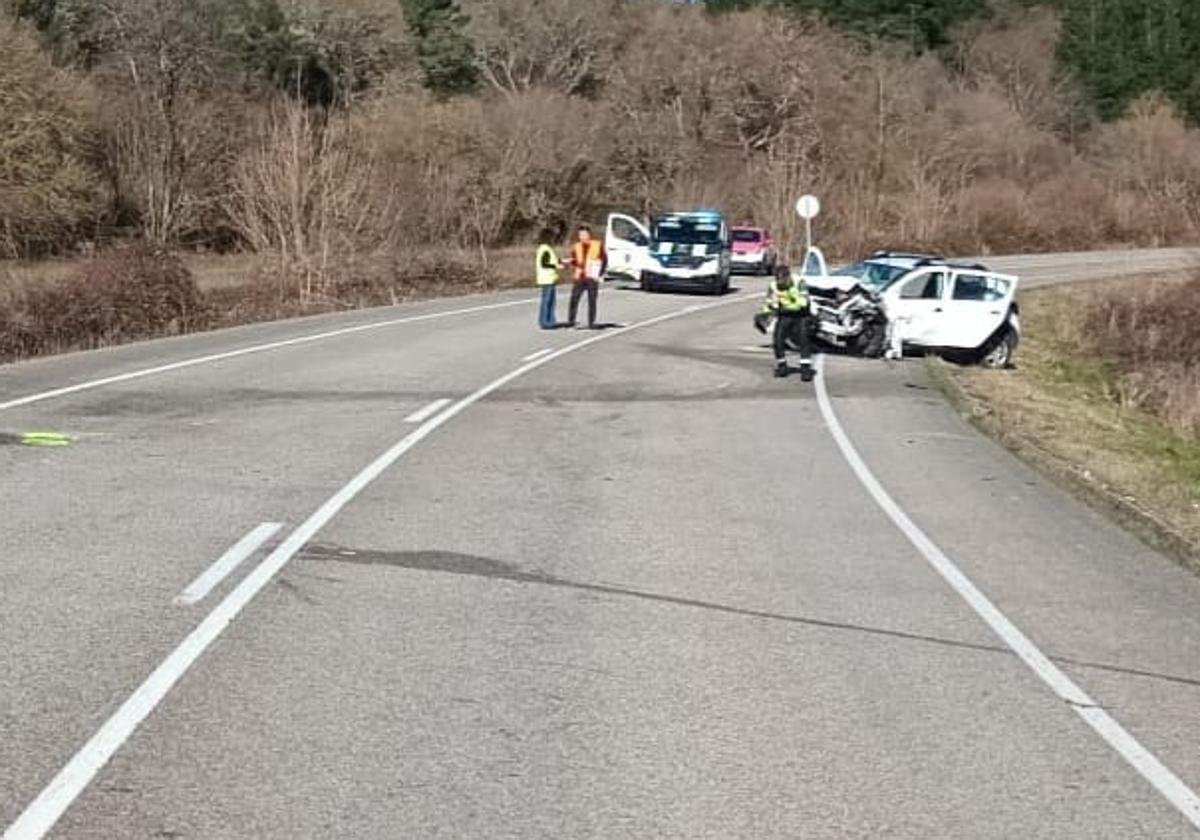 Un vizcaíno muerto y dos heridos al chocar dos vehículos en Villasana de Mena