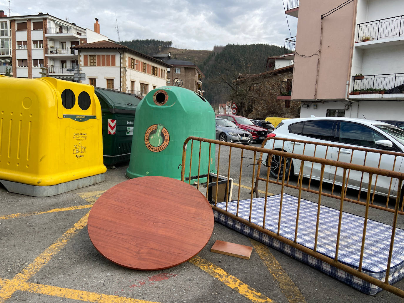 No se están respetando los días de recogida de basuras de gran tamaño.