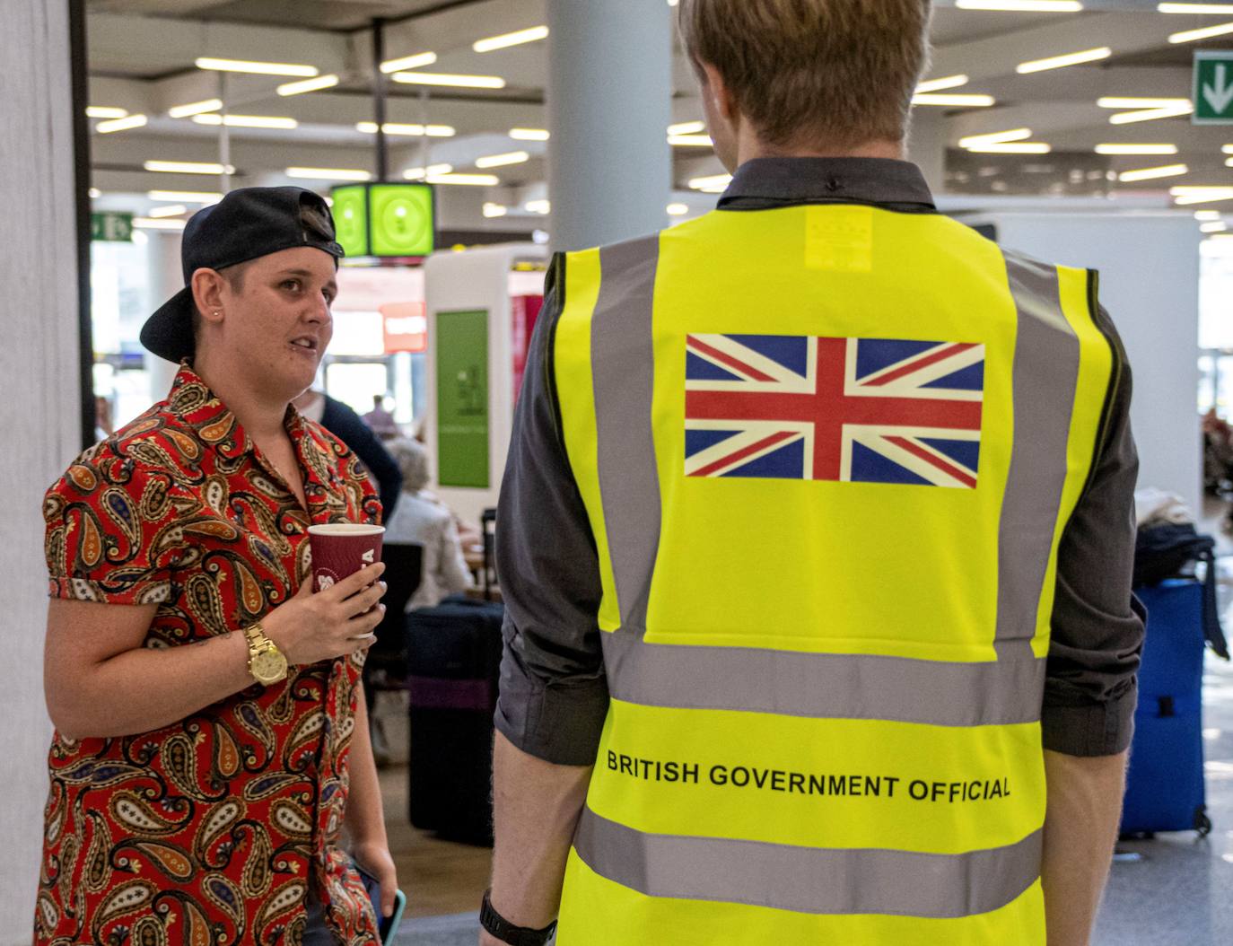Control de seguridad en un aeropuerto británico, ajeno a esta información.