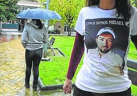 Sara, la hermana de Misael, teme que el caso se archive por el silencio de los testigos.