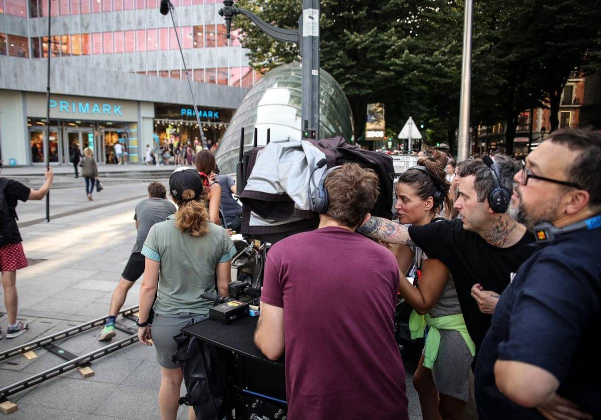 Rodaje de la serie ´El silencio´ en la Gran Vía de Bilbao.