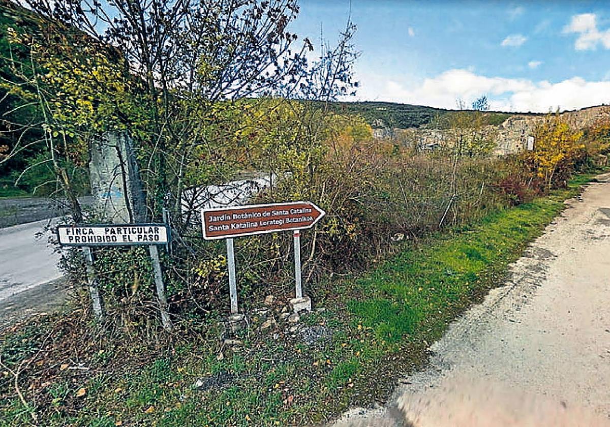 Acceso a la zona de la cantera de Trespuentes.