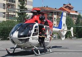 Imagen del helicóptero de emergencias de la Ertzaintza.