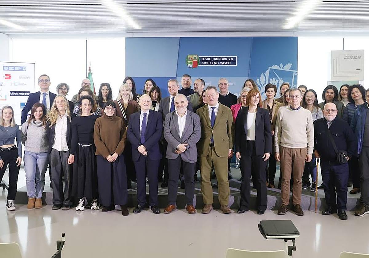 Obras de arte, objetos, manuscritos... La plataforma que te enseña por dentro los museos vascos