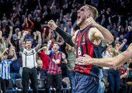 Sedekerskis celebra el triunfo ante el Panathinaikos.