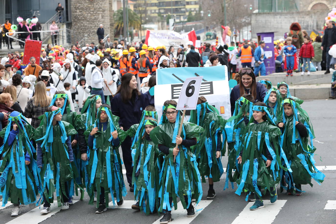 Desfile del Carnaval de Deusto, en imágenes