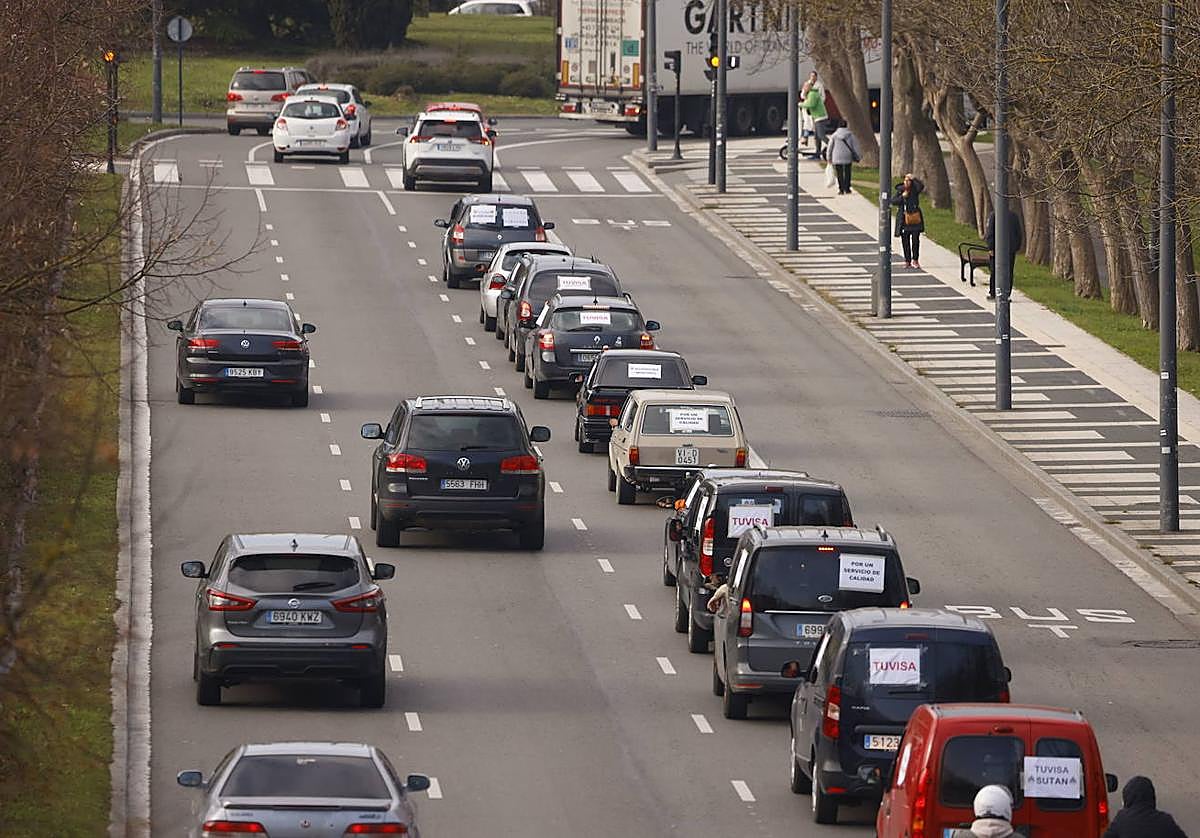 La circulación en Vitoria se complica aún más con la caravana de trabajadores de Tuvisa