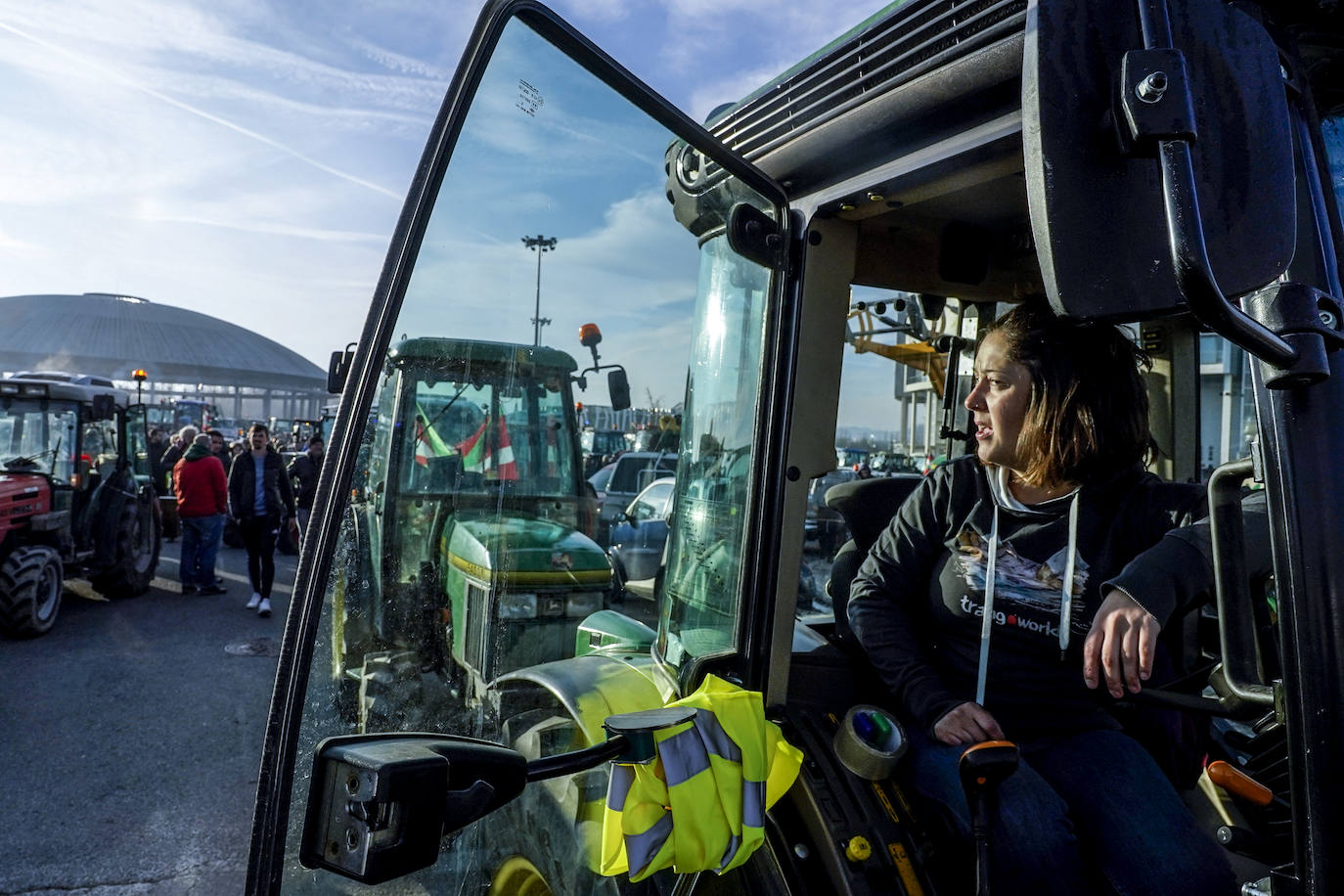 La histórica tractorada por Vitoria de los agricultores alaveses, en imágenes