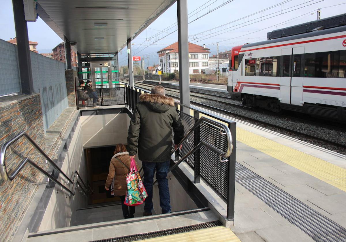 La estación es más segura tras la desaparición del paso sibre las vías.