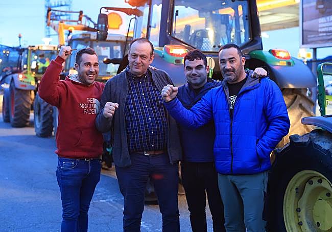 Cuatro agricultores muestra la unidad de un sector que no vive su mejor momento.