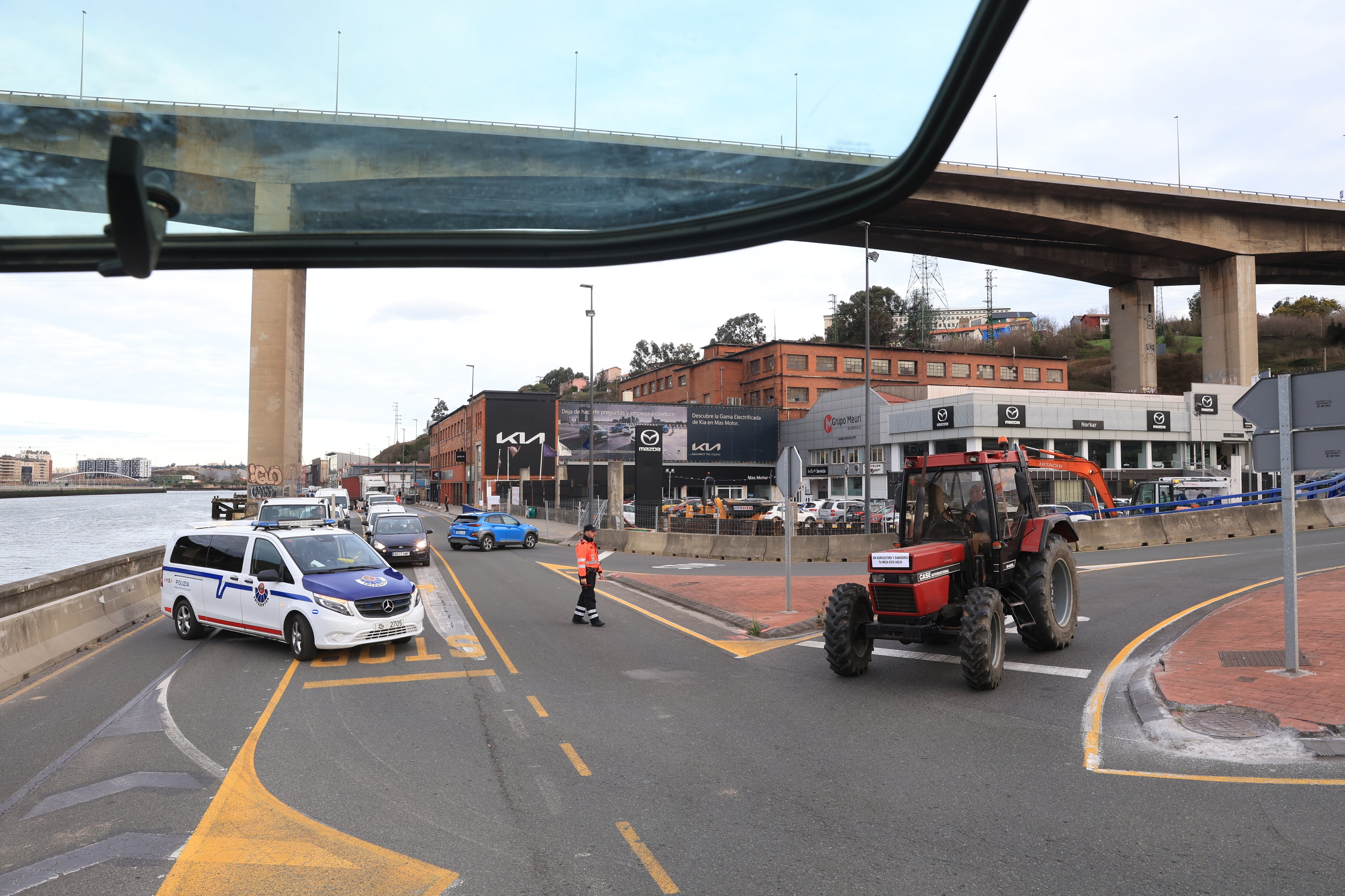 Bilbao recibe a la &#039;tractorada&#039;