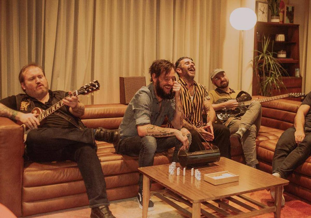 La formación Band of Horses, nuevo cabeza de cartel, en una imagen promocional.