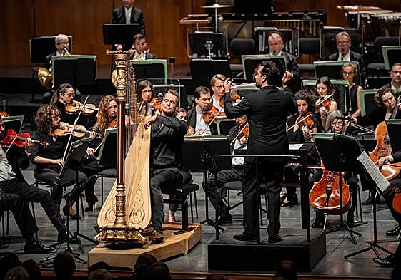 El arpista francés Xavier de Maistre protagonizó la primera parte del recital.