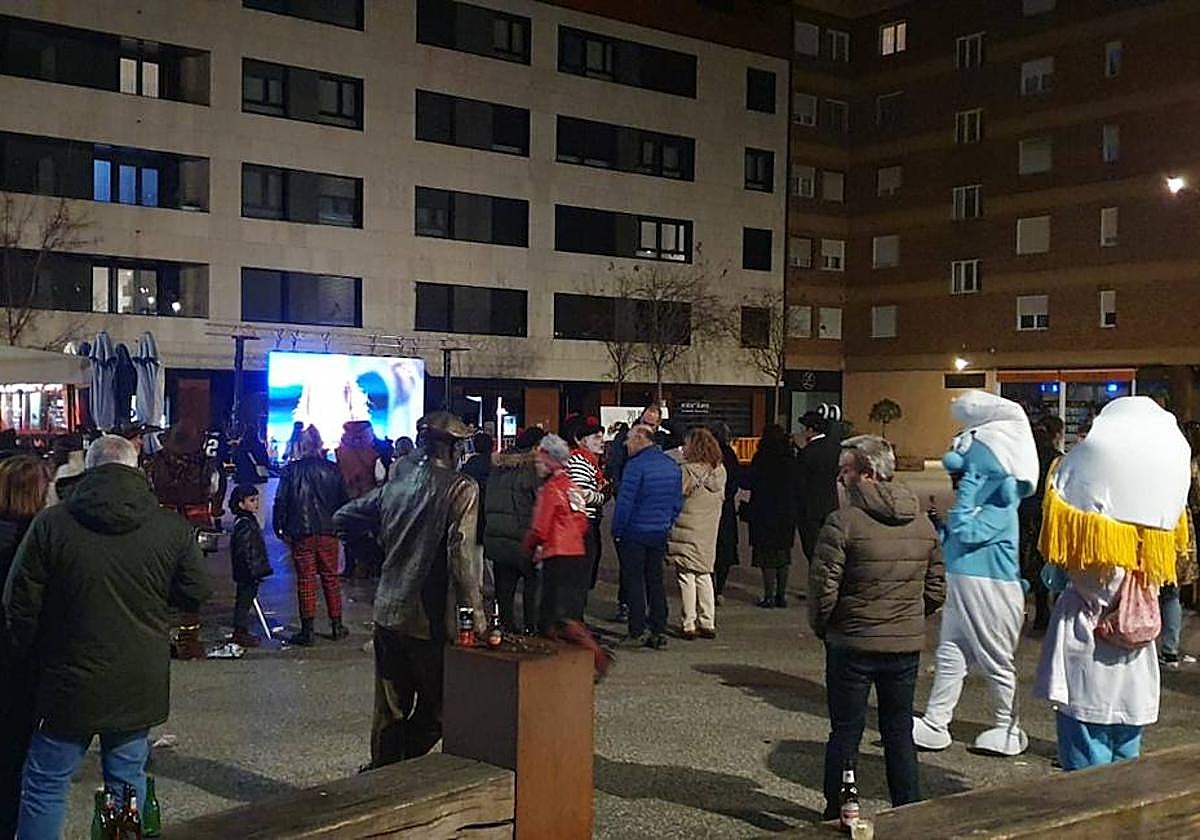 La pantalla gigante de Alberto Acero despierta una gran expectación.