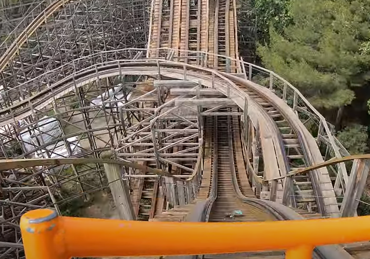 14 heridos, dos de ellos en estado crítico, tras caer un árbol sobre una atracción en PortAventura
