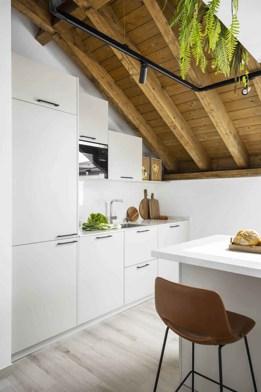 El piso de 70 metros de un matrimonio en el centro de Bilbao donde se aprovecha cada milímetro